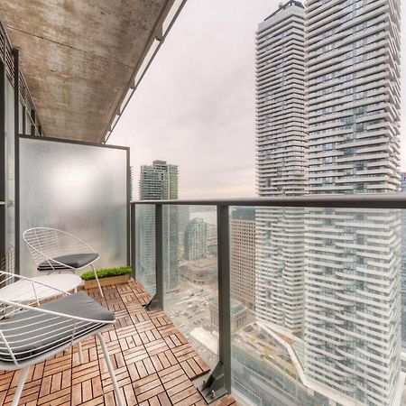 Stylish Newly Furnished Condo With Beautiful Lake View Toronto Eksteriør billede