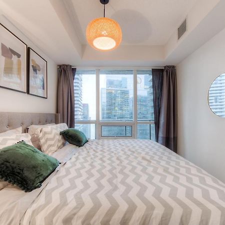 Stylish Newly Furnished Condo With Beautiful Lake View Toronto Eksteriør billede