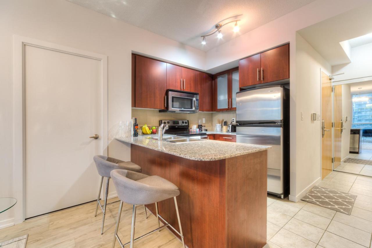 Stylish Newly Furnished Condo With Beautiful Lake View Toronto Eksteriør billede