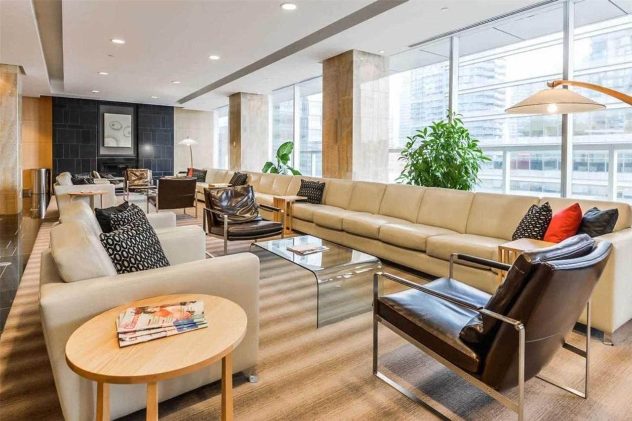 Stylish Newly Furnished Condo With Beautiful Lake View Toronto Eksteriør billede